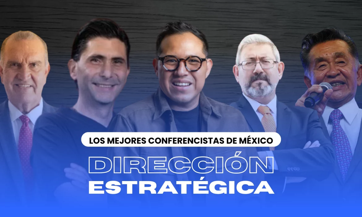 Ponente experto en negocios compartiendo tácticas de dirección corporativa frente a un auditorio lleno en México.