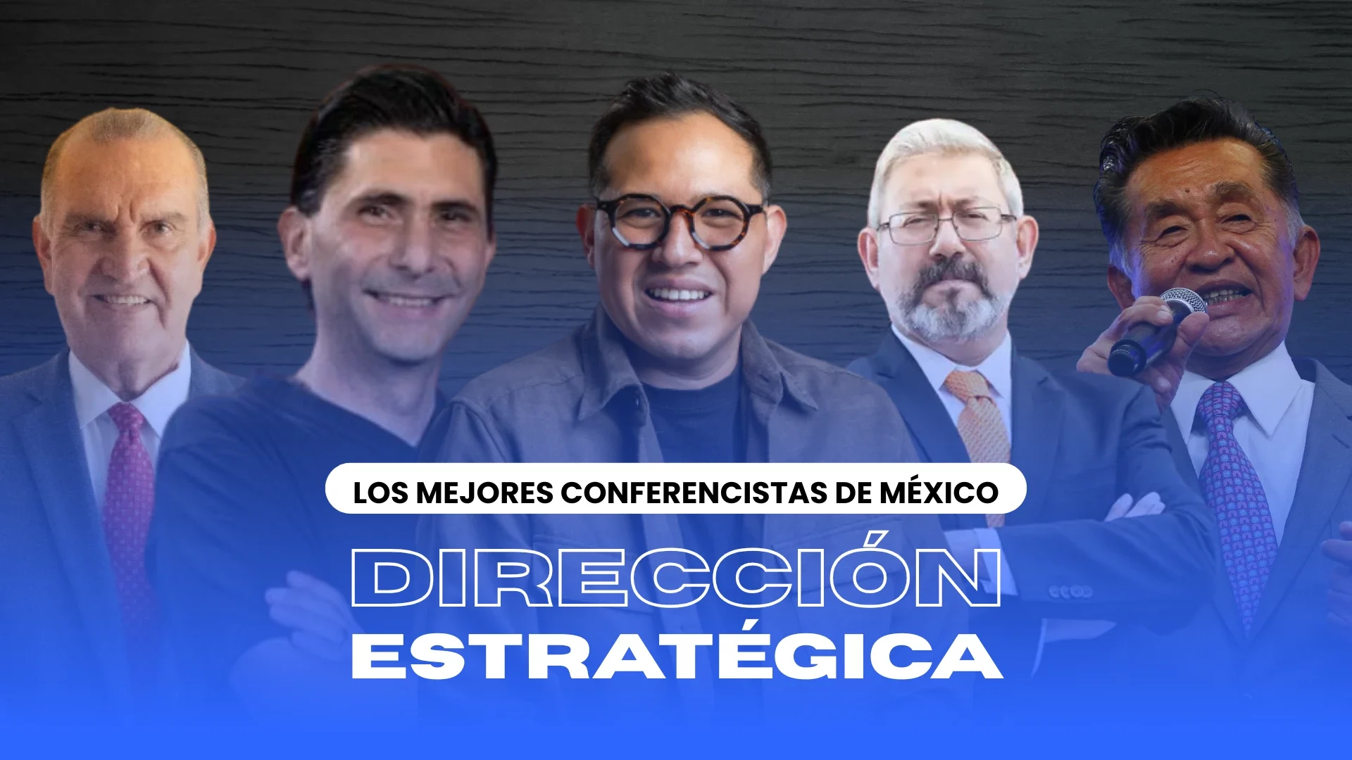 Ponente experto en negocios compartiendo tácticas de dirección corporativa frente a un auditorio lleno en México.