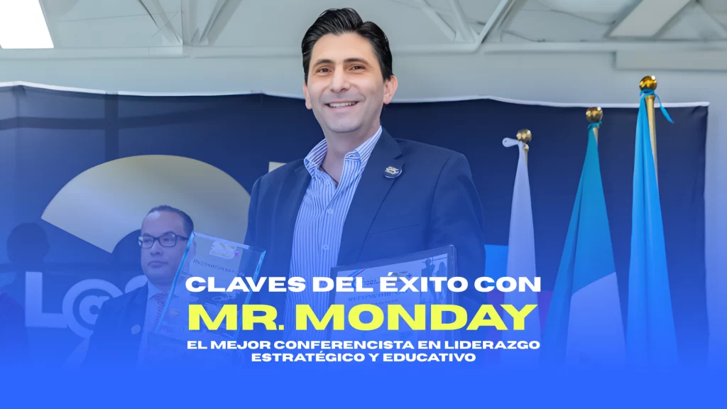 Jorge Huerta Bleck impartiendo conferencia sobre liderazgo estratégico y educativo.