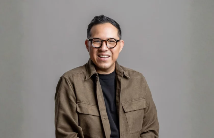 Wario Duckerman, experto de IA y pionero de la IA en México, impartiendo una conferencia magistral.