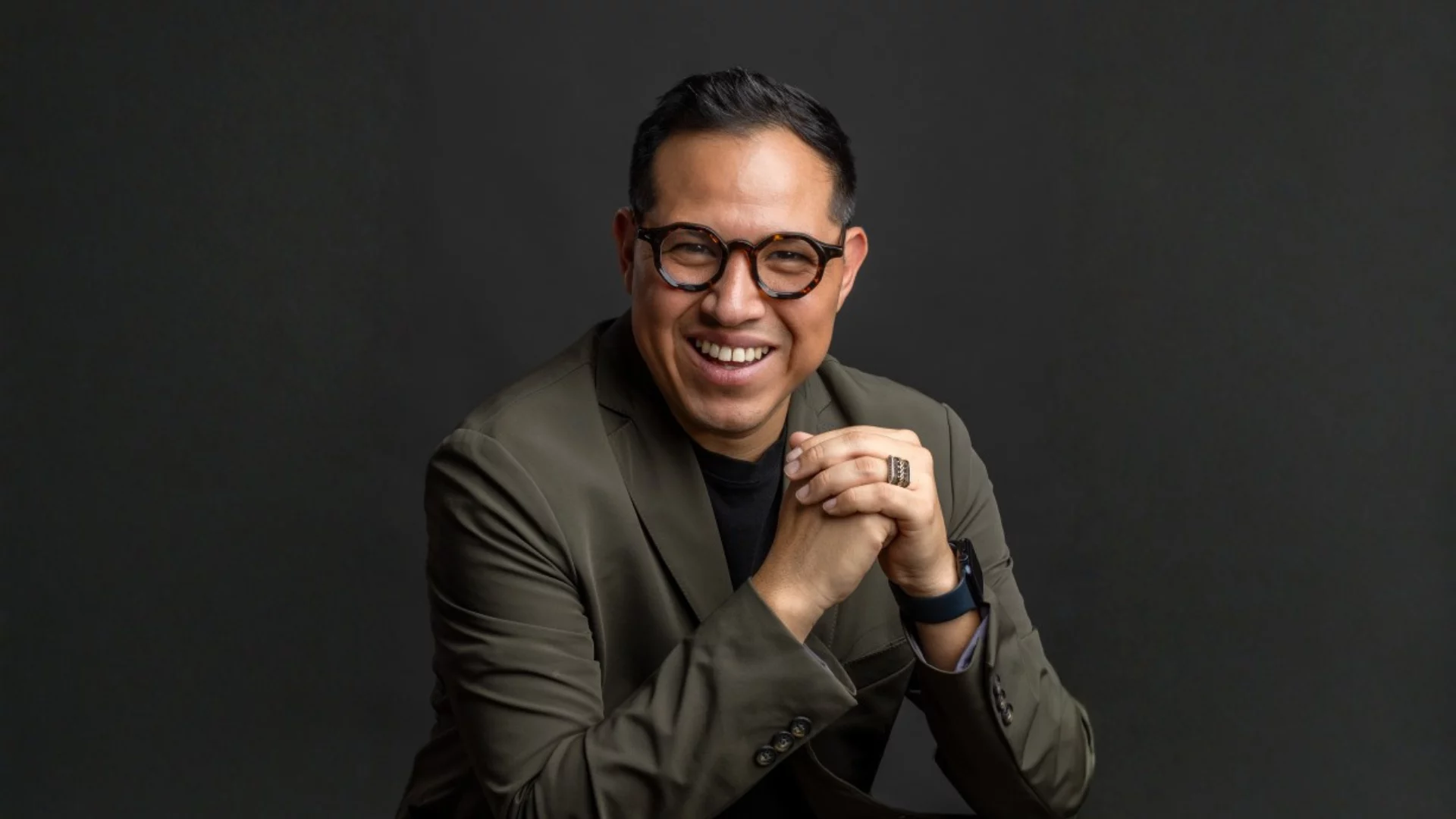 Wario Duckerman líder en dirección estratégica de IA, colaborando con marcas globales.